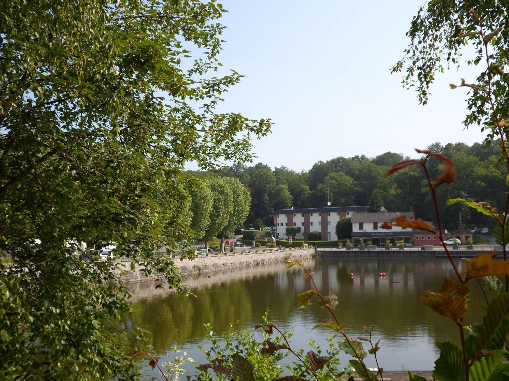 Hotel Ibis Les Etangs Des Moines Fourmies Zewnętrze zdjęcie