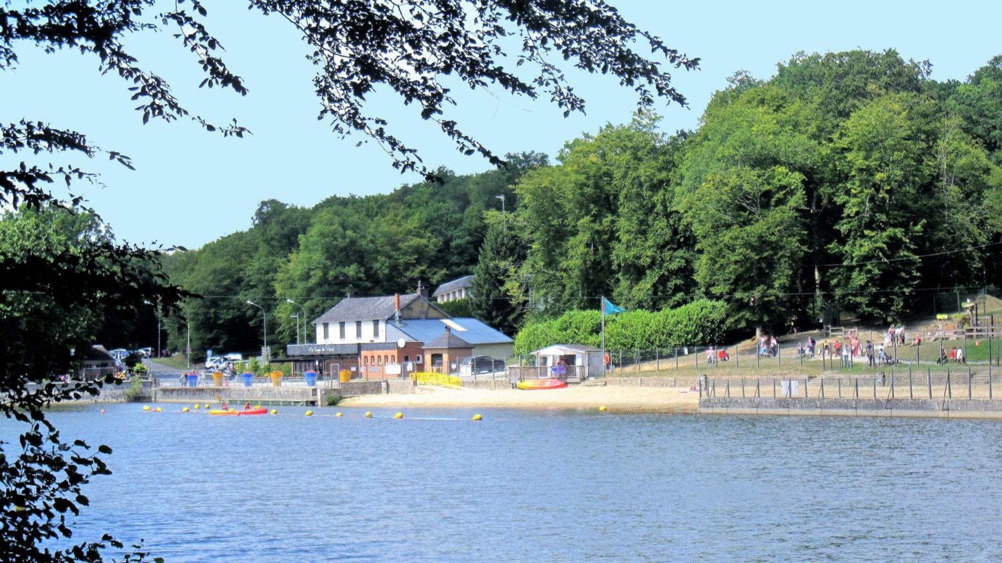 Hotel Ibis Les Etangs Des Moines Fourmies Zewnętrze zdjęcie