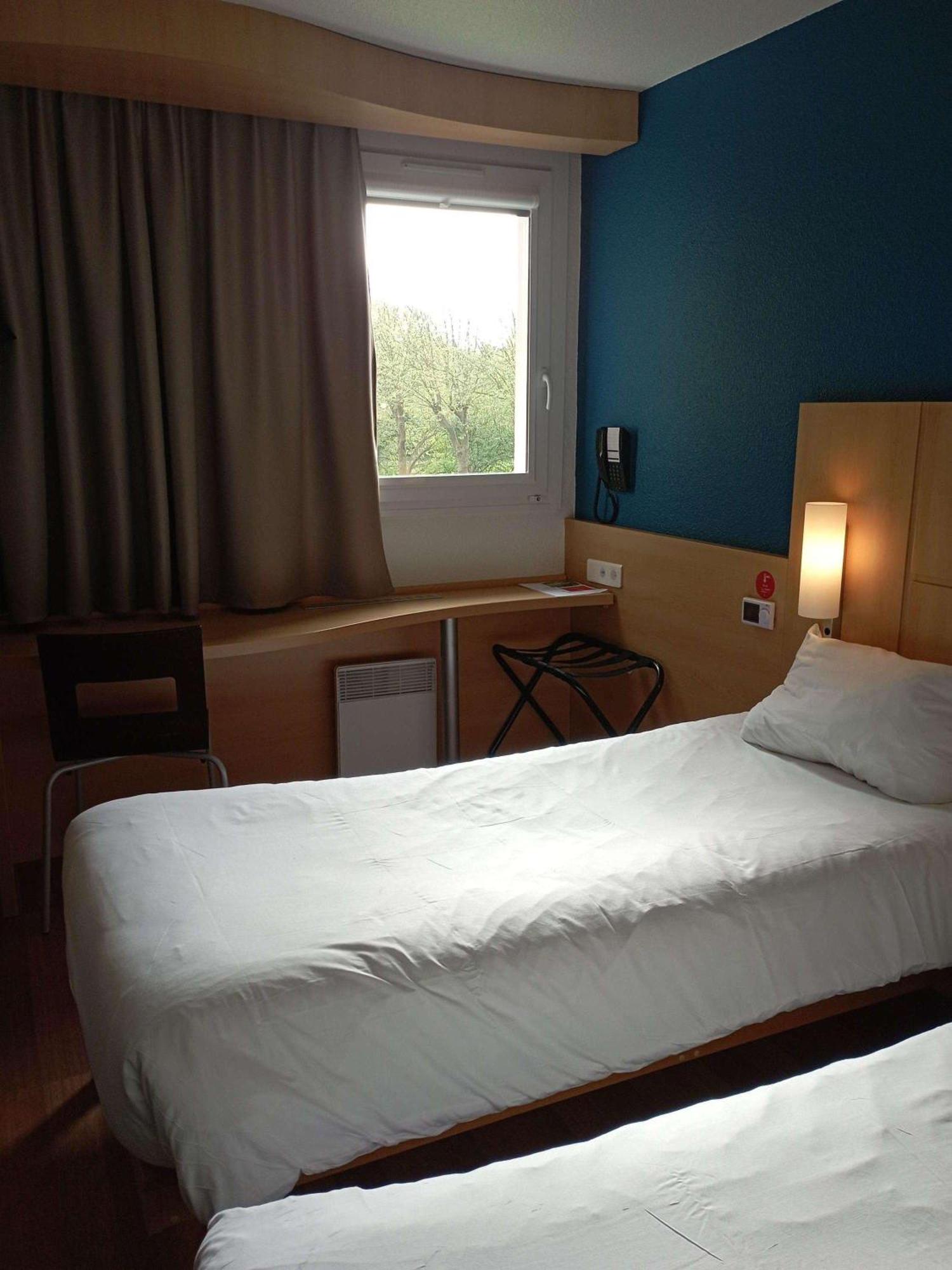 Hotel Ibis Les Etangs Des Moines Fourmies Zewnętrze zdjęcie