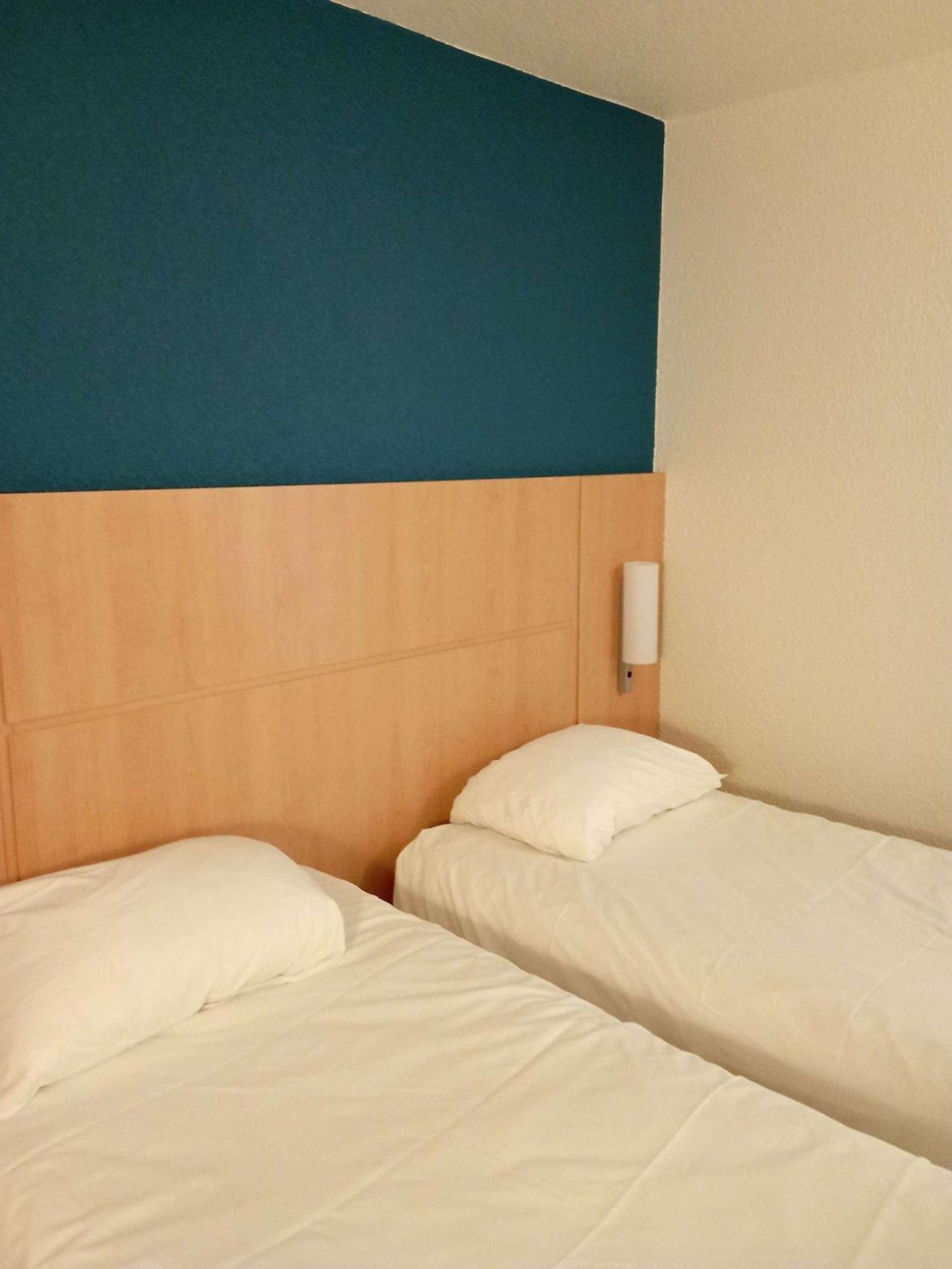 Hotel Ibis Les Etangs Des Moines Fourmies Zewnętrze zdjęcie